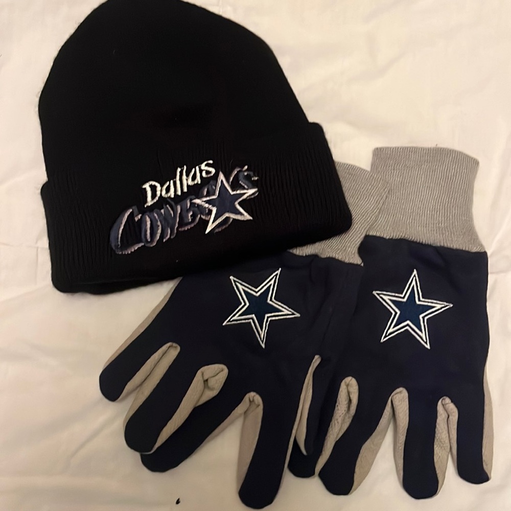Dallas cowboys hat and gloves to match